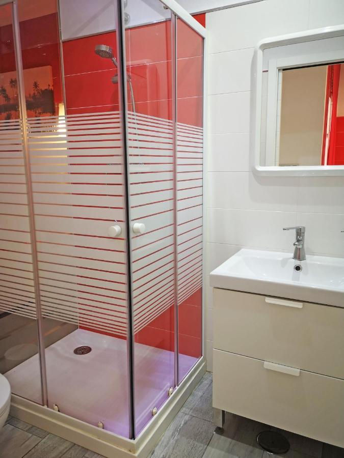 Conil Red-Black Apartment 科尼尔-德拉弗龙特拉 外观 照片